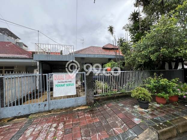 Rumah Mewah LB 300m2 Siap Pakai Desain Elegan di Kramat, Jakarta Pusat Rumah Mewah LB 300m2 Siap Pakai Desain Elegan di Kramat, Jakarta Pusat