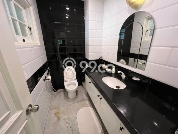 Rumah Elit LB 650m2 Siap Huni Desain Elegan di Kuningan, Jakarta Selatan Rumah Elit LB 650m2 Siap Huni Desain Elegan di Kuningan, Jakarta Selatan