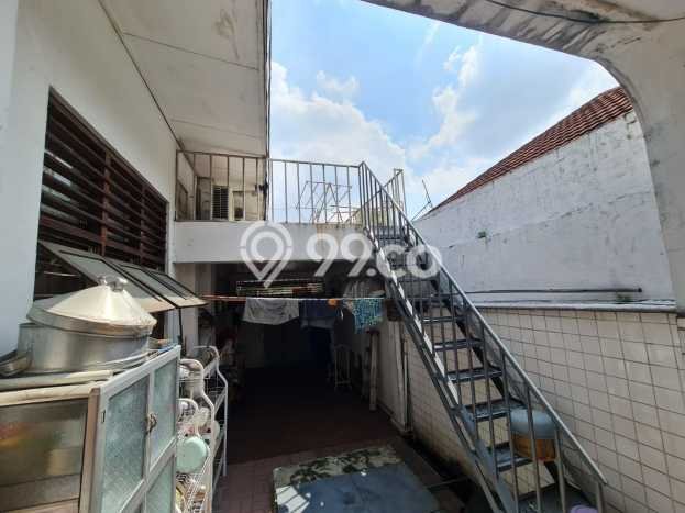 Rumah Mewah LB 300m2 Siap Pakai Desain Elegan di Kramat, Jakarta Pusat Rumah Mewah LB 300m2 Siap Pakai Desain Elegan di Kramat, Jakarta Pusat
