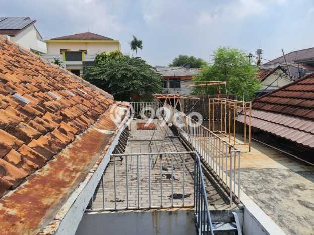 Rumah Mewah LB 300m2 Siap Pakai Desain Elegan di Kramat, Jakarta Pusat Rumah Mewah LB 300m2 Siap Pakai Desain Elegan di Kramat, Jakarta Pusat