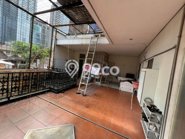 Rumah Elit LB 650m2 Siap Huni Desain Elegan di Kuningan, Jakarta Selatan Rumah Elit LB 650m2 Siap Huni Desain Elegan di Kuningan, Jakarta Selatan