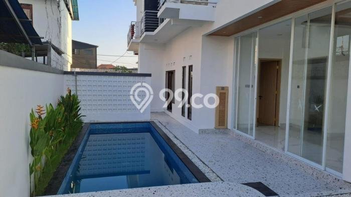 HOT DEAL! Vila Kawasan , Luas 250m2m², Lokasi Strategis HOT DEAL! Vila Kawasan , Luas 250m2m², Lokasi Strategis