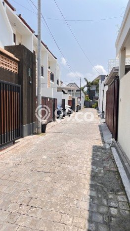 Disewakan! Rumah 2 Kamar Tidur &
3 Kamar Mandi di Sanur, Denpasar Disewakan! Rumah 2 Kamar Tidur &
3 Kamar Mandi di Sanur, Denpasar