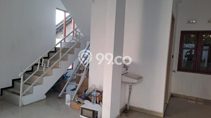 HOT DEAL! Vila Kawasan , Luas 250m2m², Lokasi Strategis HOT DEAL! Vila Kawasan , Luas 250m2m², Lokasi Strategis