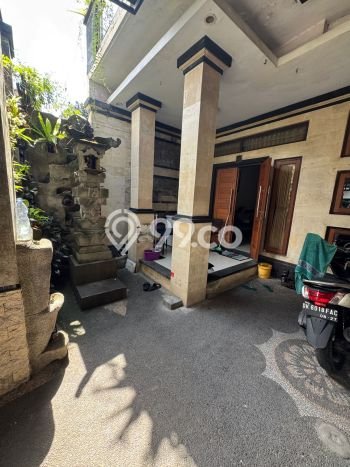 Rumah Modern 3 KT di Kerobokan Badung Semi Furnished Rumah Modern 3 KT di Kerobokan Badung Semi Furnished
