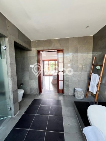 Vila Kawasan , Area 409m2m², Akses ke Pusat Kota Vila Kawasan , Area 409m2m², Akses ke Pusat Kota
