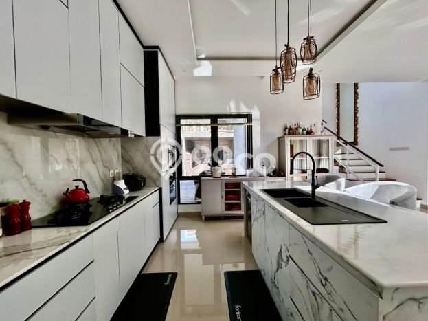 LOKASI TERBAIK! Vila Kawasan , Dimensi 285m2m², Area Premium dengan jalan mudah LOKASI TERBAIK! Vila Kawasan , Dimensi 285m2m², Area Premium dengan jalan mudah