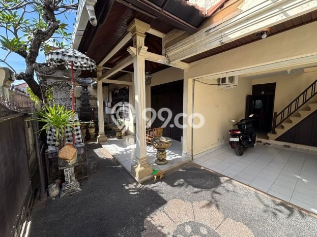SPECIAL OFFER! Rumah Asri area Denpasar Timur, Luas 200m² Bangunan 200m² SPECIAL OFFER! Rumah Asri area Denpasar Timur, Luas 200m² Bangunan 200m²