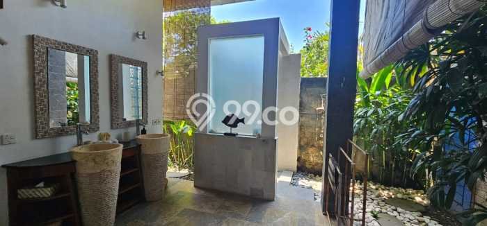 FOR SALE! Vila Kawasan , Luas 1000m2m², Posisi Strategis FOR SALE! Vila Kawasan , Luas 1000m2m², Posisi Strategis