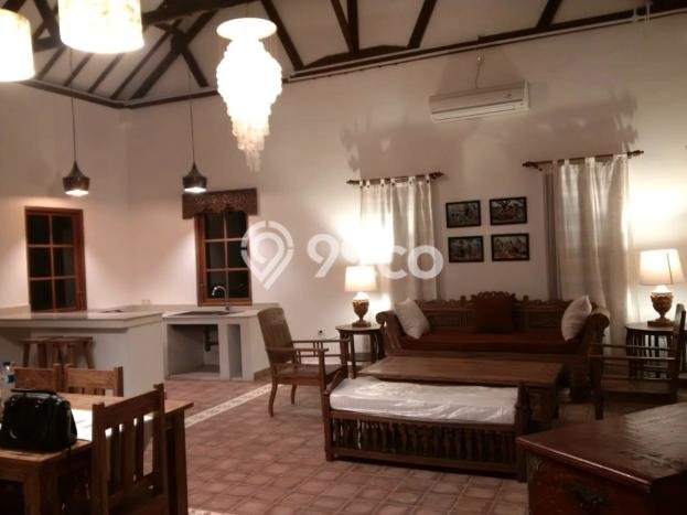 Vila Kawasan , Ukuran 525m2m², Akses ke berbagai fasilitas umum Vila Kawasan , Ukuran 525m2m², Akses ke berbagai fasilitas umum