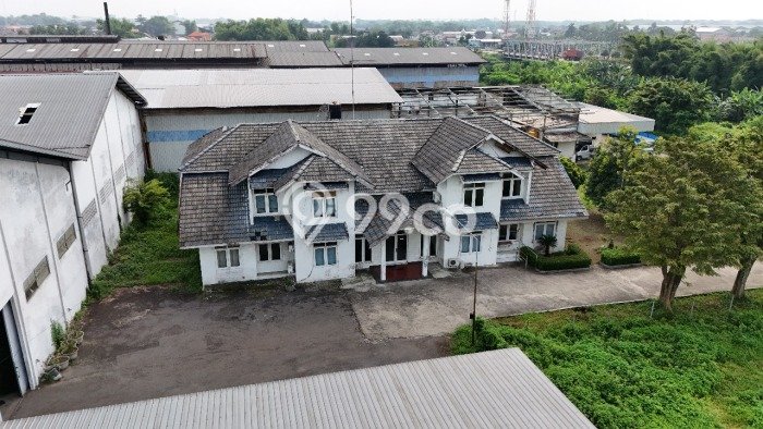Gudang Dijual Lokasi Stratagis di Pungging Mojokerto Cocok untuk Investasi Gudang Dijual Lokasi Stratagis di Pungging Mojokerto Cocok untuk Investasi
