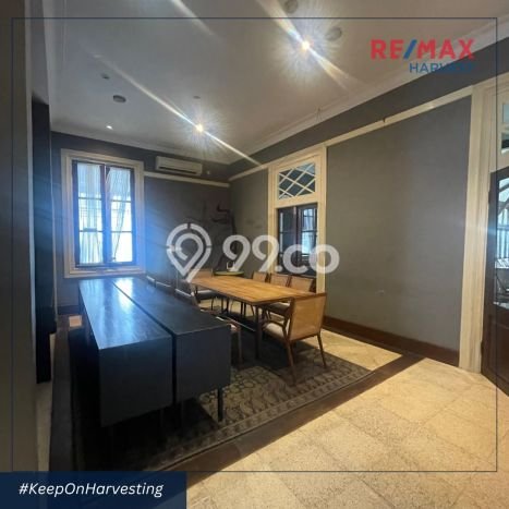 Sewa Rumah Strategis LT 1100m2 / LB 500m2 di Kemang, Jakarta Selatan Sewa Rumah Strategis LT 1100m2 / LB 500m2 di Kemang, Jakarta Selatan