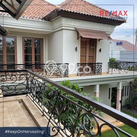 Hunian Modern Untuk Disewakan di Kemang Jakarta Selatan 4 KT & 4 KM Hunian Modern Untuk Disewakan di Kemang Jakarta Selatan 4 KT & 4 KM