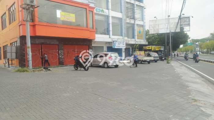 Ruko Dijual di Prime Area Sleman Luas 540m2 Ruko Dijual di Prime Area Sleman Luas 540m2