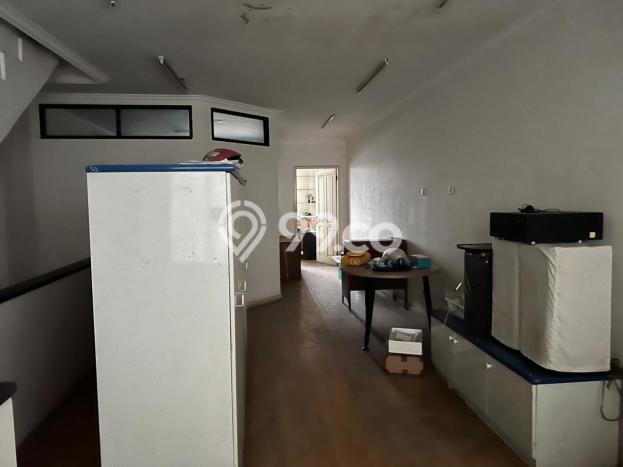SEWA TERJANGKAU! Ruko di Roxy, Luas 320m², Area Komersial SEWA TERJANGKAU! Ruko di Roxy, Luas 320m², Area Komersial
