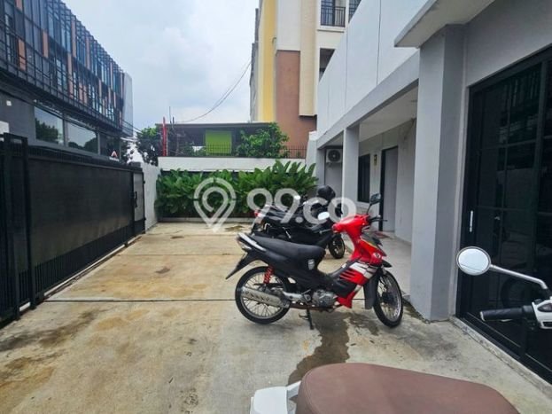 Peluang Investasi! Kost Dijual di Mampang Prapatan, Jakarta Selatan, 17 KT, 7 KM, Luas 375m2 Peluang Investasi! Kost Dijual di Mampang Prapatan, Jakarta Selatan, 17 KT, 7 KM, Luas 375m2