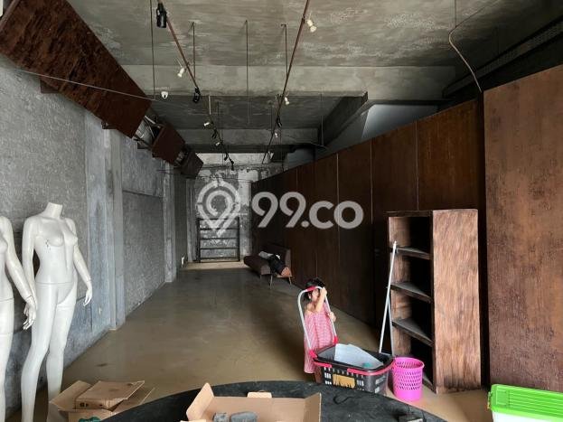 SEWA TERJANGKAU! Ruko di Roxy, Luas 320m², Area Komersial SEWA TERJANGKAU! Ruko di Roxy, Luas 320m², Area Komersial