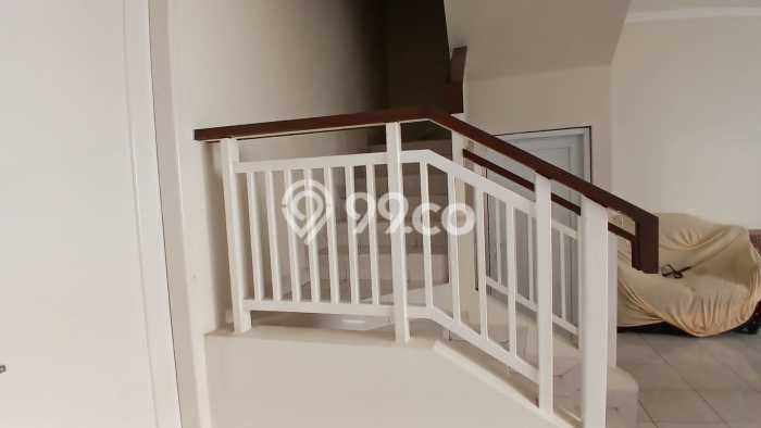 Jual Rumah Luas Megah Dengan View Cantik di Grand Wisata, Bekasi Jual Rumah Luas Megah Dengan View Cantik di Grand Wisata, Bekasi