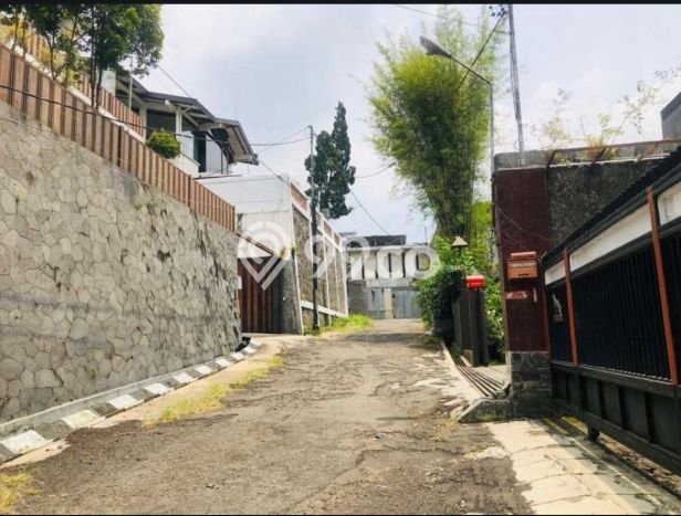 DIJUAL CEPAT! Rumah Ready Stock Area Strategis Dago Pakar, Luas 698m² LB 720m² DIJUAL CEPAT! Rumah Ready Stock Area Strategis Dago Pakar, Luas 698m² LB 720m²
