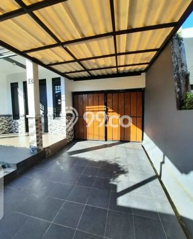 For Sale! Luxury House LT 240m2 Desain Elegan di Turangga For Sale! Luxury House LT 240m2 Desain Elegan di Turangga