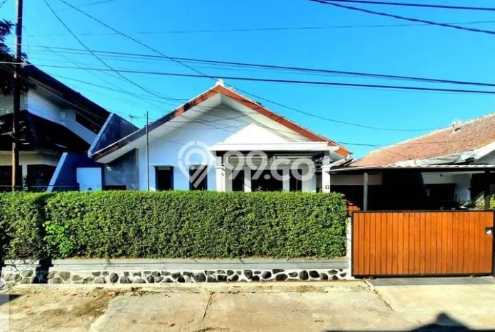 For Sale! Luxury House LT 240m2 Desain Elegan di Turangga For Sale! Luxury House LT 240m2 Desain Elegan di Turangga