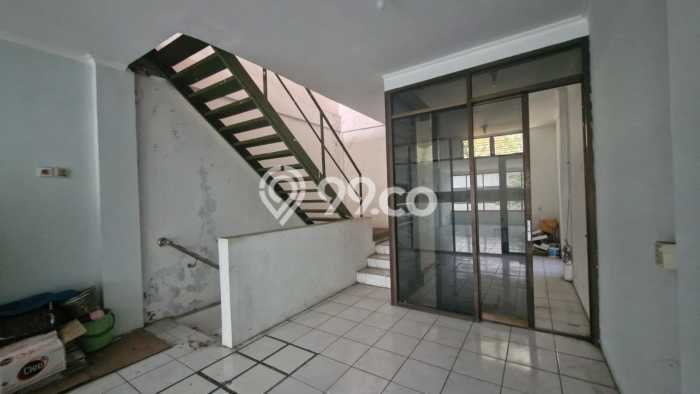 Lokasi Strategis! Dijual Ruko Bisnis di Semarang Tengah, Semarang Kondisi Baik Lokasi Strategis! Dijual Ruko Bisnis di Semarang Tengah, Semarang Kondisi Baik
