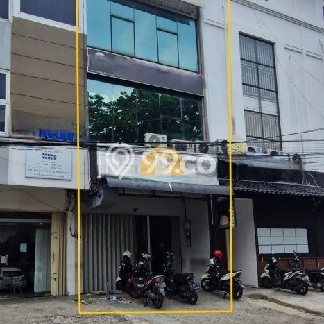 Lokasi Strategis! Dijual Ruko Bisnis di Semarang Tengah, Semarang Kondisi Baik Lokasi Strategis! Dijual Ruko Bisnis di Semarang Tengah, Semarang Kondisi Baik