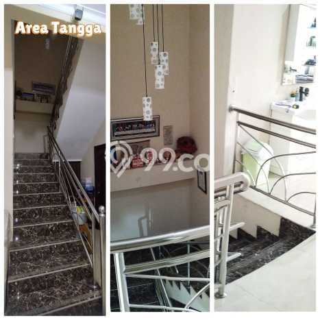 Rumah Strategis Modern Lb 220m2 di Tangerang, Tangerang Rumah Strategis Modern Lb 220m2 di Tangerang, Tangerang