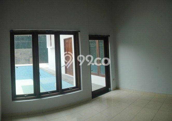 Hot Offer Hunian Premium Ideal dan Luas di Kebayoran Lama, Jakarta Selatan Hot Offer Hunian Premium Ideal dan Luas di Kebayoran Lama, Jakarta Selatan