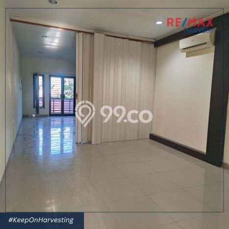 Ruko Disewa di Jakarta Barat dengan LB 250m2 Area Komersial Ramai Ruko Disewa di Jakarta Barat dengan LB 250m2 Area Komersial Ramai
