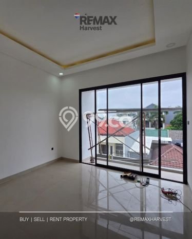 Hunian Mewah LB 260m2 Siap Huni Desain Elegan di Kalideres, Jakarta Barat Hunian Mewah LB 260m2 Siap Huni Desain Elegan di Kalideres, Jakarta Barat