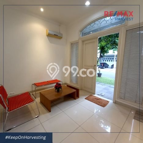 Hunian Mewah LB 243m2 Siap Huni Desain Elegan di Gading Serpong, Tangerang Hunian Mewah LB 243m2 Siap Huni Desain Elegan di Gading Serpong, Tangerang