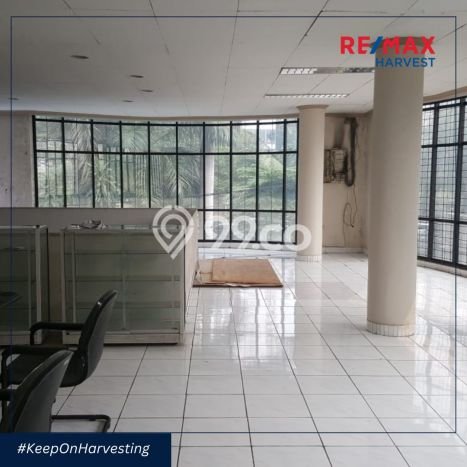 Unit Ruko Dijual di Jakarta Barat LT 660m2 & LB 1055m2 Unit Ruko Dijual di Jakarta Barat LT 660m2 & LB 1055m2