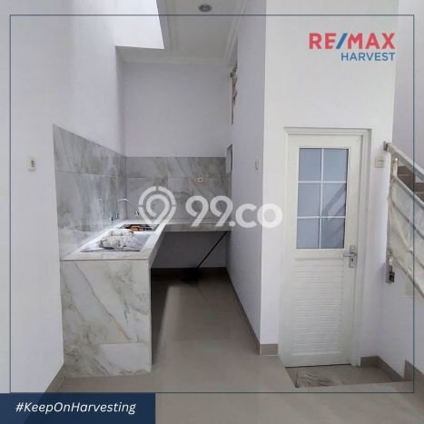 Dijual Hunian Rumah Terawat 5 KT di Tanjung Duren, Jakarta Barat Dijual Hunian Rumah Terawat 5 KT di Tanjung Duren, Jakarta Barat