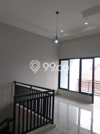 Rumah Modern 4 KT LT 120m2 di Pondok Kelapa Rumah Modern 4 KT LT 120m2 di Pondok Kelapa