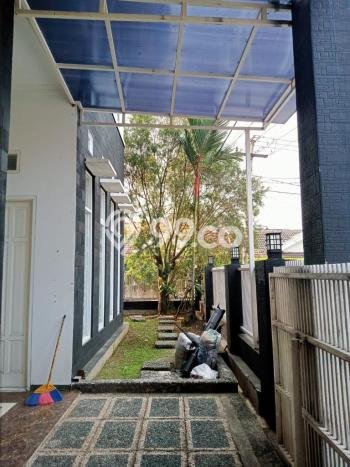 Ready to Use! Premium House LT 273m2 Desain Elegan di Buah Batu Ready to Use! Premium House LT 273m2 Desain Elegan di Buah Batu