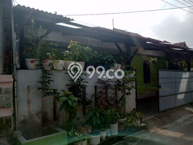 Rumah Nyaman dengan Luas Tanah 100m² di Lokasi Buah Batu, Bandung Rumah Nyaman dengan Luas Tanah 100m² di Lokasi Buah Batu, Bandung