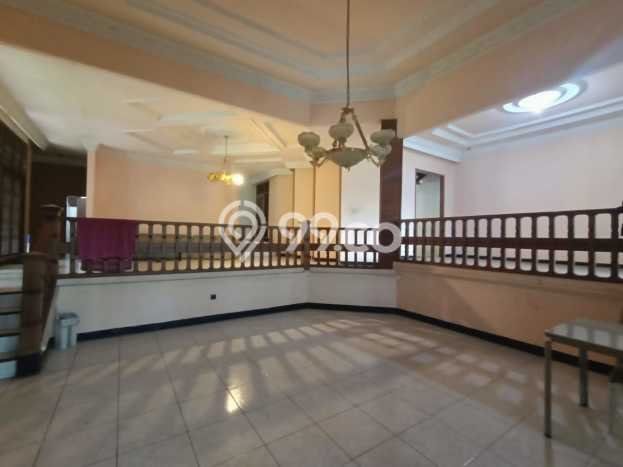 Rumah Elit LB 672m2 Siap Huni Desain Elegan di Setiabudi, Bandung Rumah Elit LB 672m2 Siap Huni Desain Elegan di Setiabudi, Bandung