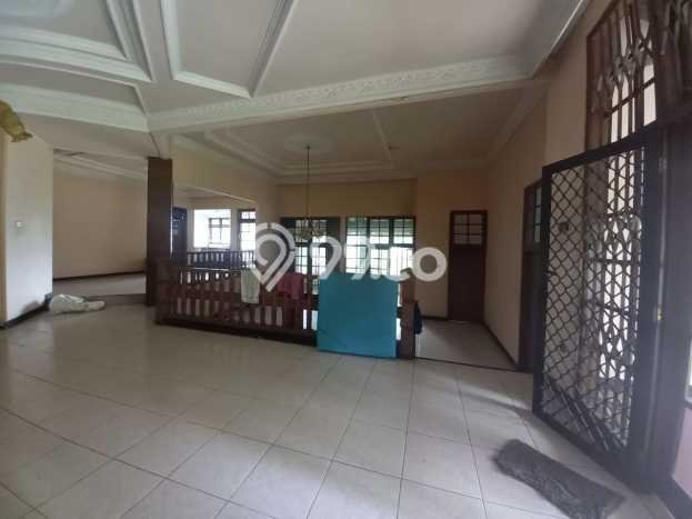 Rumah Elit LB 672m2 Siap Huni Desain Elegan di Setiabudi, Bandung Rumah Elit LB 672m2 Siap Huni Desain Elegan di Setiabudi, Bandung