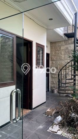 Hot Offer Hunian Mewah Ideal dan Luas di Dukuh Pakis, Surabaya Hot Offer Hunian Mewah Ideal dan Luas di Dukuh Pakis, Surabaya