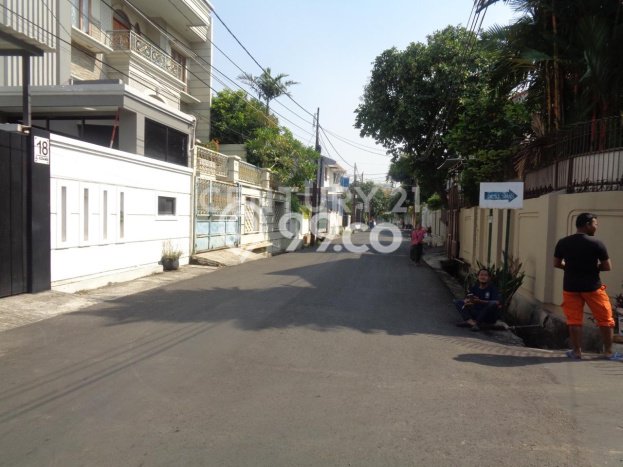 Jual Rumah Mewah Megah Dengan View Cantik di Tomang, Jakarta Barat Jual Rumah Mewah Megah Dengan View Cantik di Tomang, Jakarta Barat