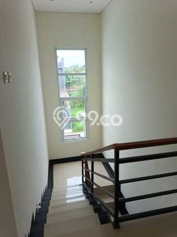 Rumah Modern Cantik 3 KT Bisa Langsung Pindah di Arcamanik Rumah Modern Cantik 3 KT Bisa Langsung Pindah di Arcamanik