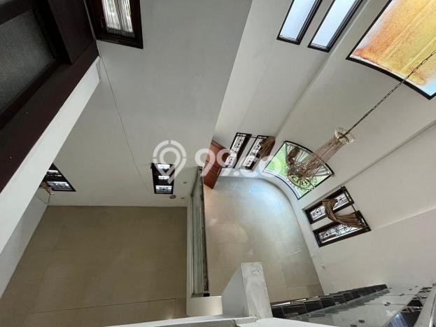 Rumah Mewah Siap Huni LT 334m2 di Batununggal, Bandung Rumah Mewah Siap Huni LT 334m2 di Batununggal, Bandung