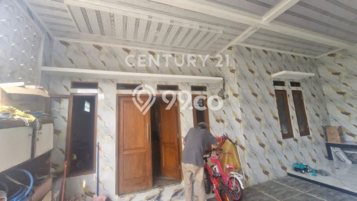 Rumah Eksklusif Dijual LT 165m2 di Cipayung, Jakarta Timur Rumah Eksklusif Dijual LT 165m2 di Cipayung, Jakarta Timur