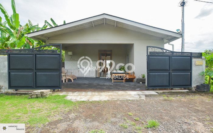 Dijual! Vila Kawasan , Luas 240m2m², Posisi Premium Dijual! Vila Kawasan , Luas 240m2m², Posisi Premium