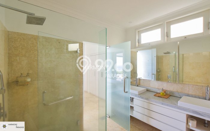 Vila di , Luas 1900m2m², Akses ke berbagai keperluan Vila di , Luas 1900m2m², Akses ke berbagai keperluan