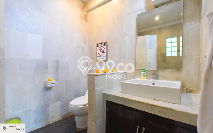 LOKASI TERBAIK! Vila di , Dimensi 2400m2m², Area Premium dengan jalan bagus LOKASI TERBAIK! Vila di , Dimensi 2400m2m², Area Premium dengan jalan bagus