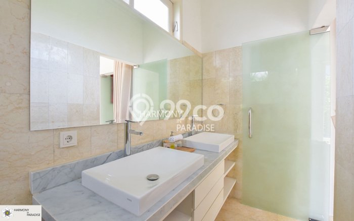 Vila di , Luas 1900m2m², Akses ke berbagai keperluan Vila di , Luas 1900m2m², Akses ke berbagai keperluan