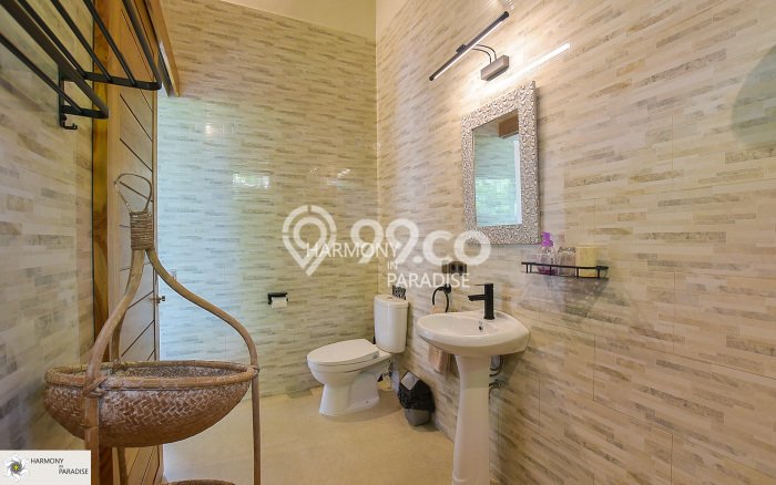 Dijual! Vila Kawasan , Luas 240m2m², Posisi Premium Dijual! Vila Kawasan , Luas 240m2m², Posisi Premium