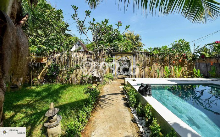 BEST DEAL! Rumah Siap Huni area Kaliasem, LT 1000m² Bangunan 200m² BEST DEAL! Rumah Siap Huni area Kaliasem, LT 1000m² Bangunan 200m²